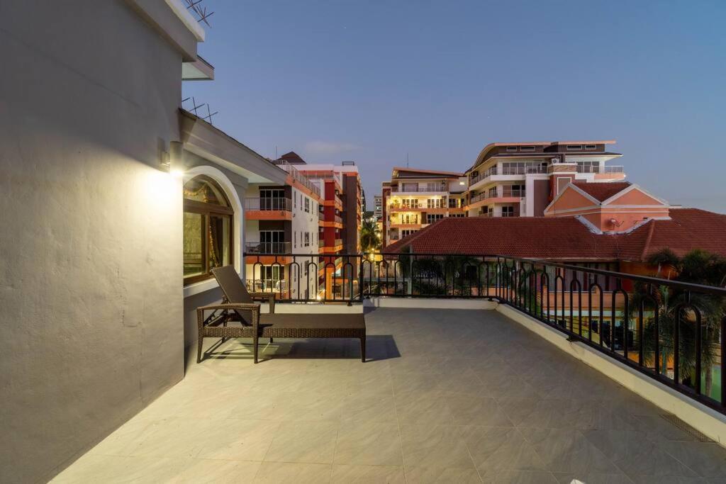 Apartment The Castle Pratumnak Hill 6 Bedroom Pattaya