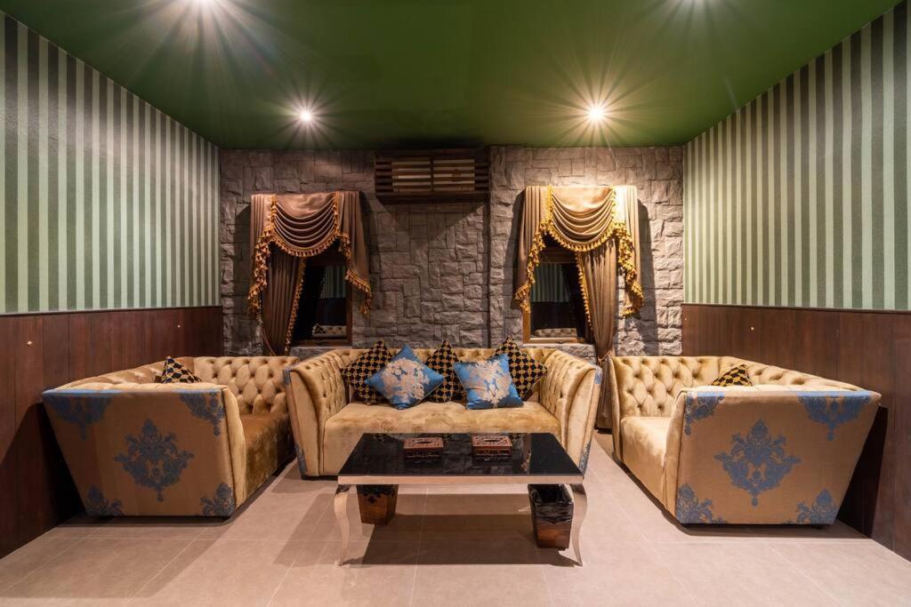 Apartment The Castle Pratumnak Hill 6 Bedroom *