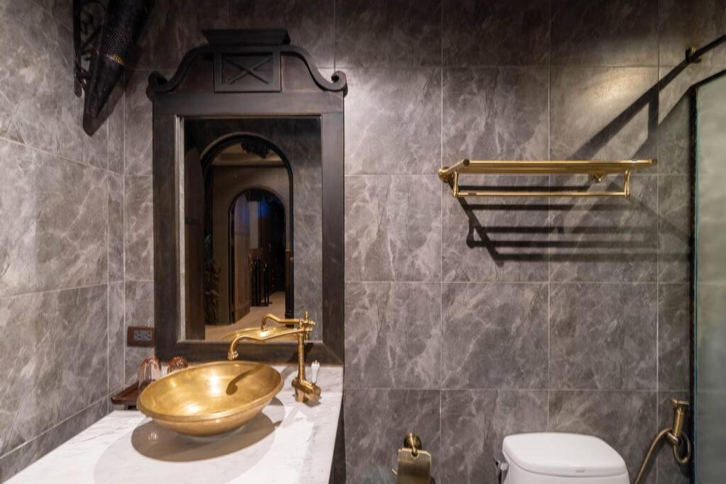 Apartment The Castle Pratumnak Hill 6 Bedroom *